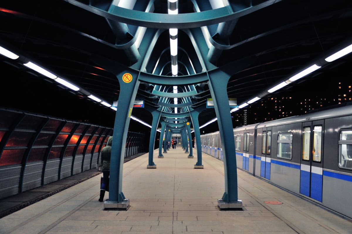 Cтанция метро «Бунинская Аллея»