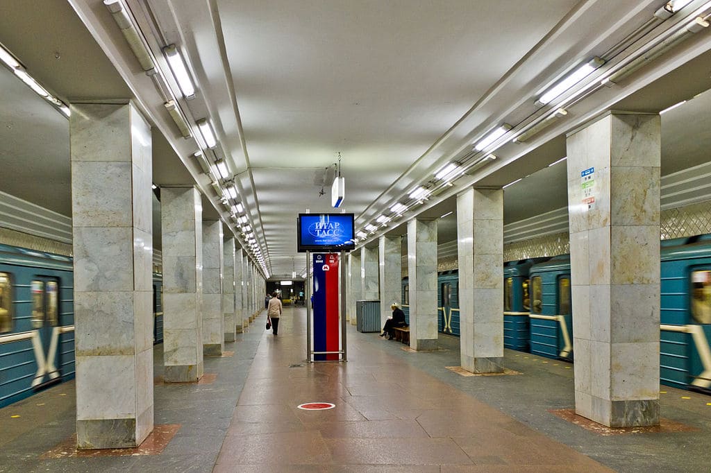 Cтанция метро «Ленинский проспект»