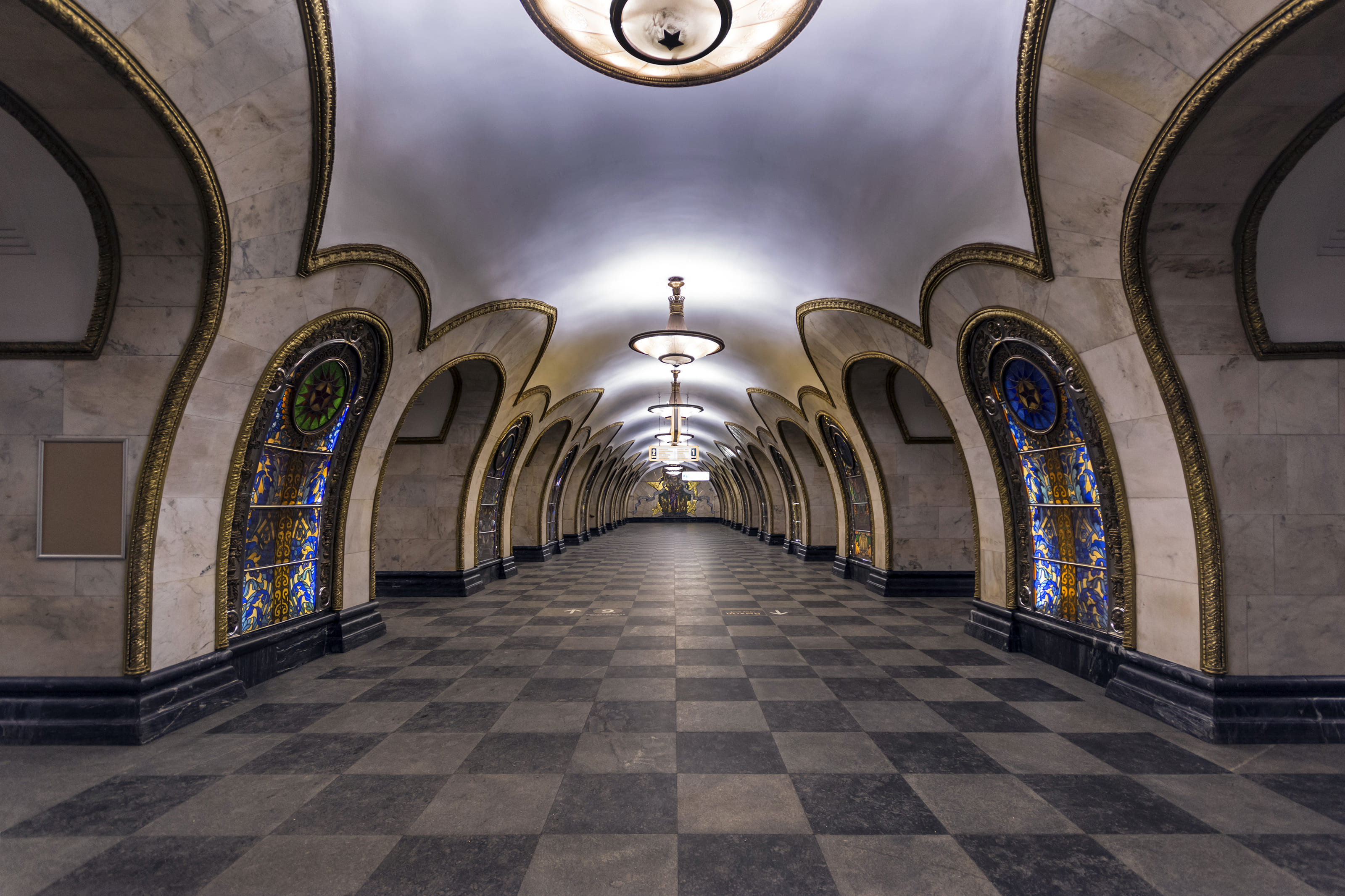 Cтанция метро «Новослободская»